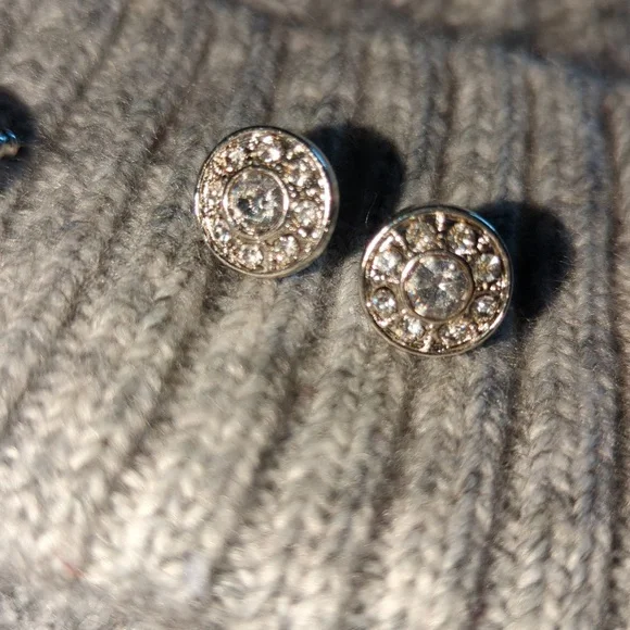 2 Pairs New Elegant Round Diamante CZ Silver Stud Earrings Stud Pierced - Picture 5 of 9